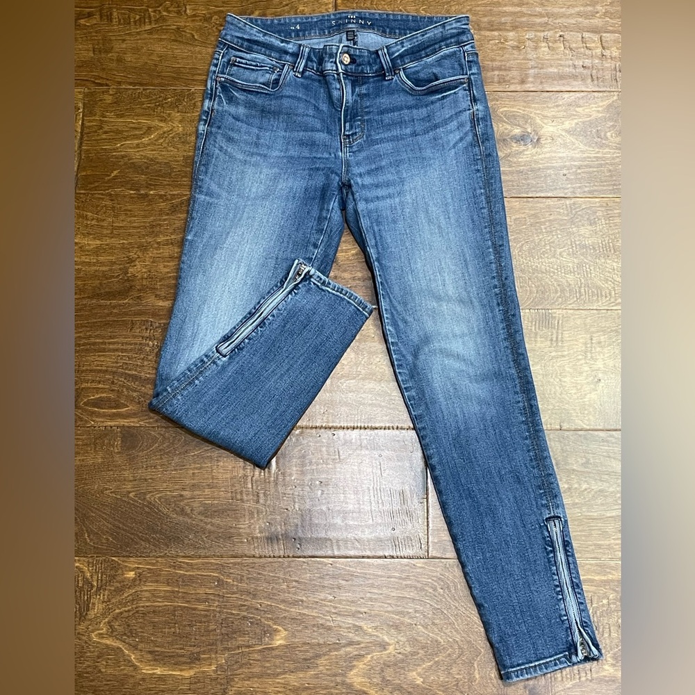 WHITE HOUSE BLACK MARKET skinny jeans